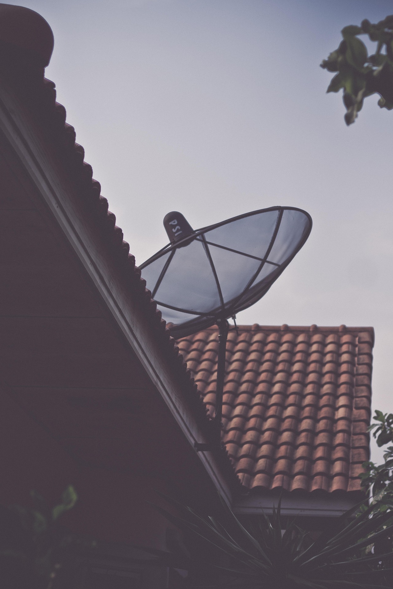 satellite-dish-4522609_1920